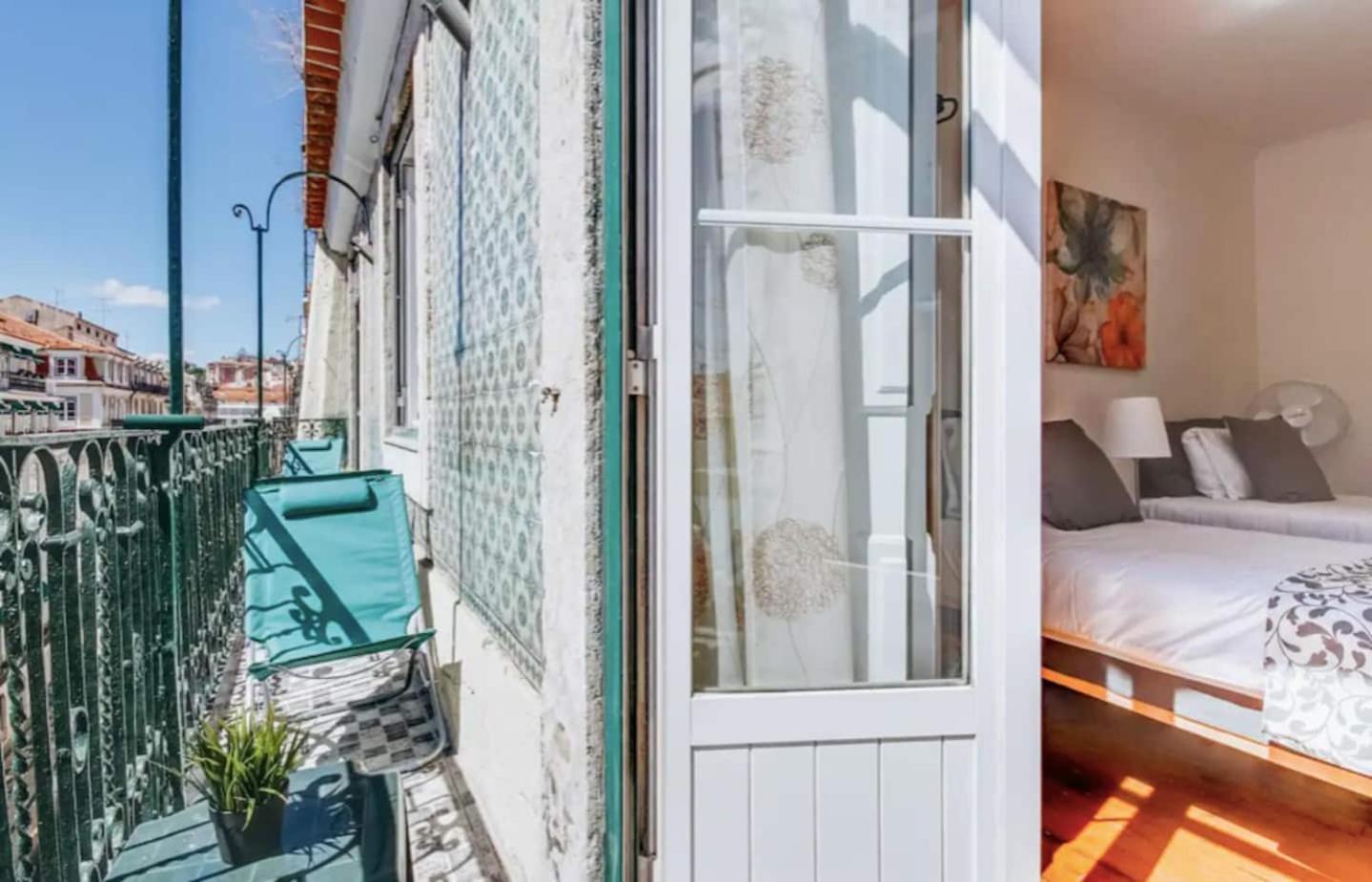 3 Bedroom Apartment In Baixa With River View Lisboa Extérieur photo