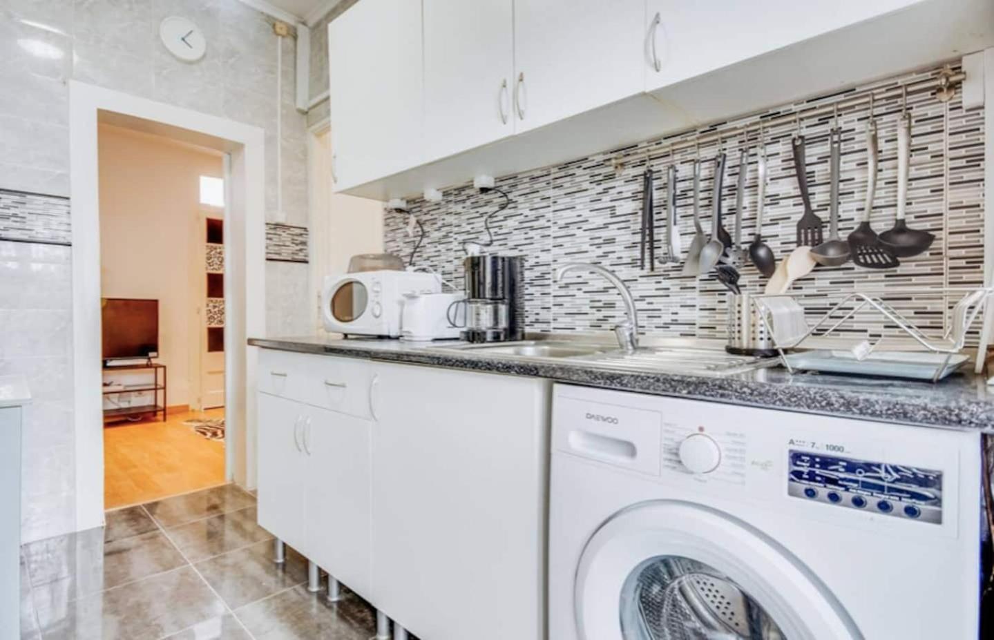 3 Bedroom Apartment In Baixa With River View Lisboa Extérieur photo