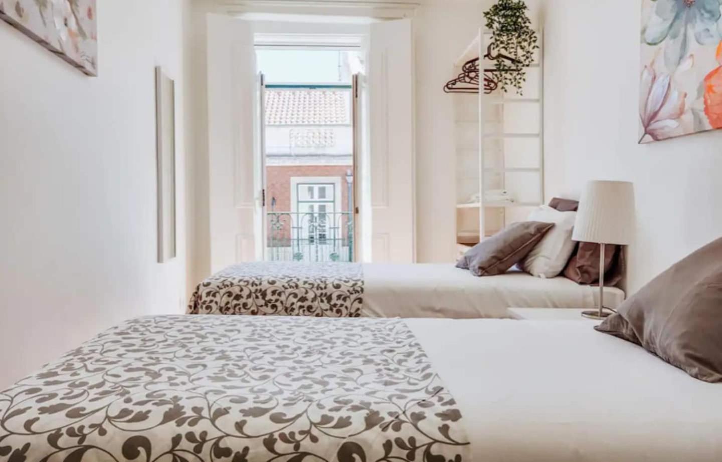 3 Bedroom Apartment In Baixa With River View Lisboa Extérieur photo