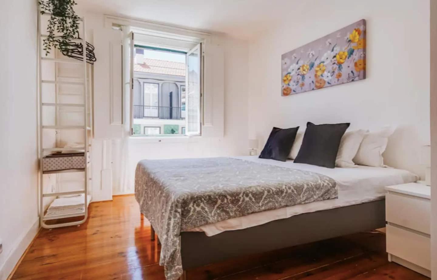 3 Bedroom Apartment In Baixa With River View Lisboa Extérieur photo